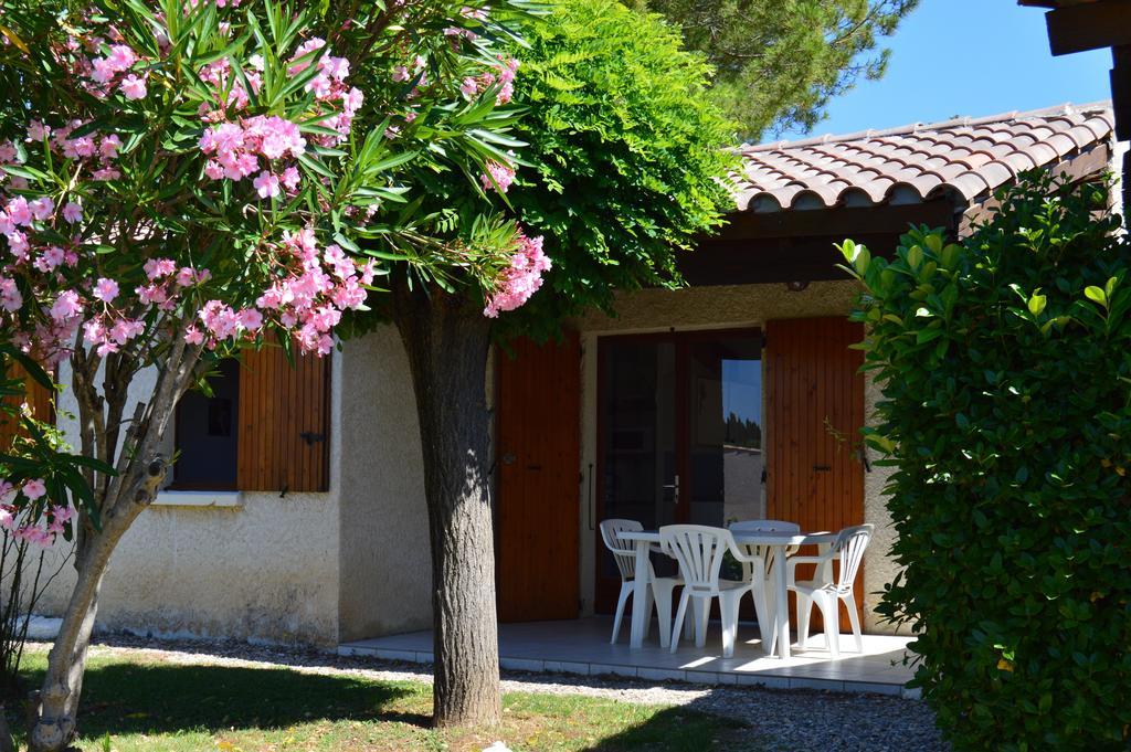 Hotel Espace Loisirs Saint-Martin-dʼArdèche Pokoj fotografie
